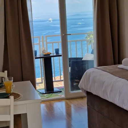Apartmani Luan Vis Exterior photo